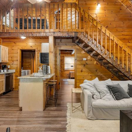 Dudley IV By Avantstay Cosy Cabin W Hot Tub Sweeping Views Pigeon Forge Exterior foto